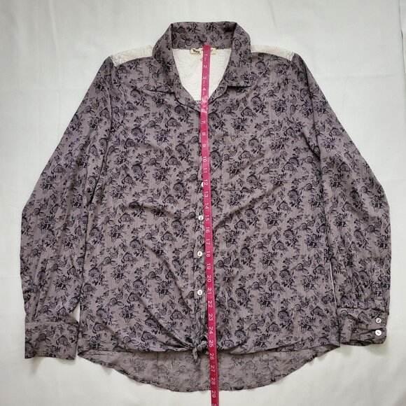 About A Girl Women’s Button-Down Roll Tab Long Sleeve Floral Gray Blouse Large - Picture 13 of 13